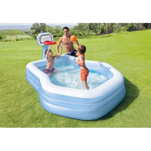 Inflatable pool + ball